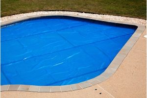 How Do You Remove Rain Water Off Your Pool Cover