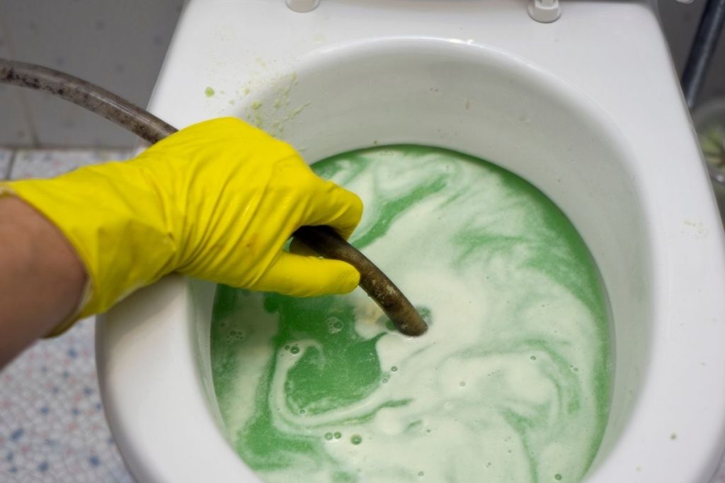 How To Stop An Overflowing Toilet Do’s And Don’ts Water Heater Hub