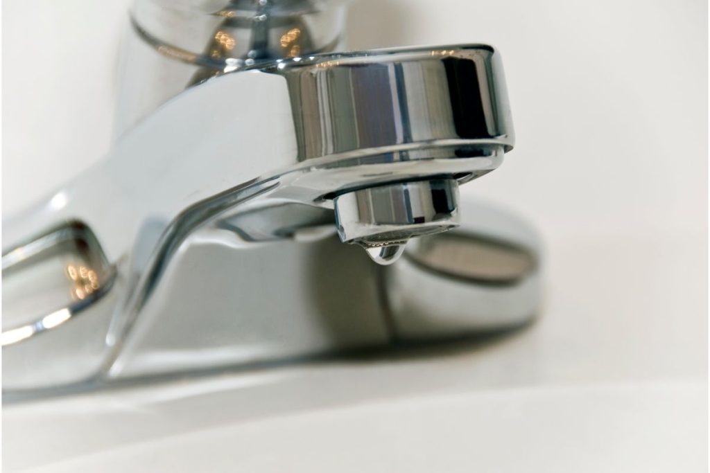 This Is What You Need To Do When Your Shower Faucet Won’t Turn Off