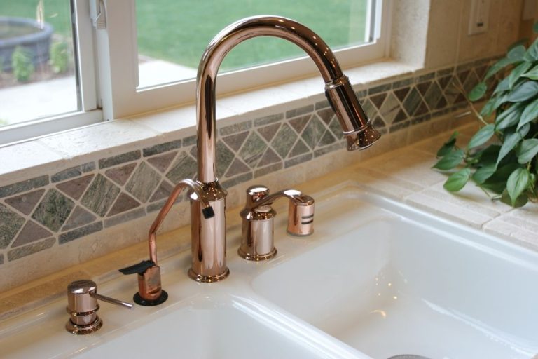 What Are The Best Four Hole Kitchen Faucets? Reviews & Buyers Guide Water Heater Hub